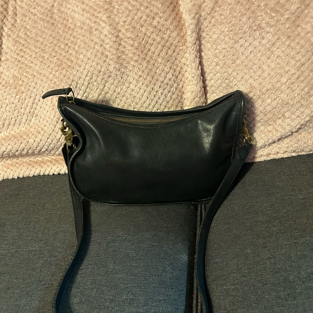 Coach vintage swinger with free wallet